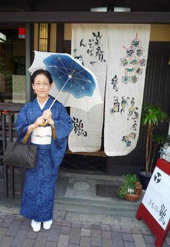 野村エミさん・単衣の小紋に鳥獣戯画の染め帯。_f0181251_16395248.jpg