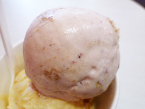 【閉店】Ben & Jerry\'s (ベン&ジェリーズ) 表参道ヒルズ店_c0152767_22555944.jpg