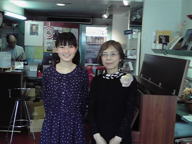 昨夜は山田先生! 今日はインストアライブ。ブラボーです!_e0046190_16125637.jpg