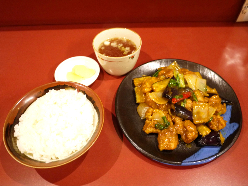 とりにく、なすのカレー炒め 【茅ヶ崎　中華食堂　まんぷく亭】_b0153224_71309.jpg