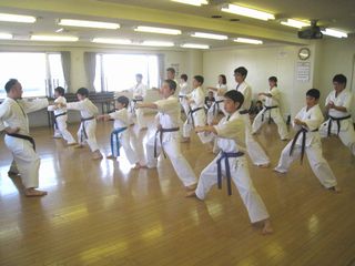 平成25年昇段審査会 激闘10人組手!_c0118332_178541.jpg