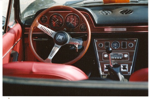 Imola のFiat Dino spider - Io compro!!_a0129711_15105687.jpg