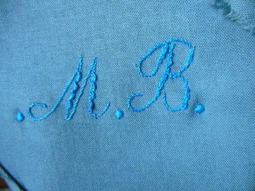 ウェイトレス 普通に スポーツ アルファベット 刺繍 やり方 Luce Beauty Jp