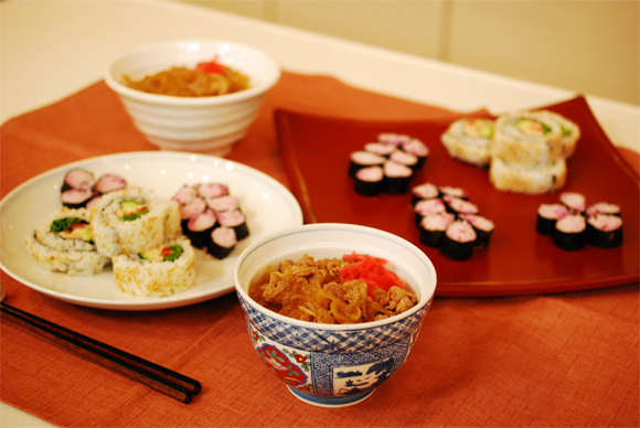 サラダ巻き、藤の花ずし、牛丼_f0207936_21251742.jpg