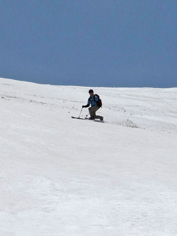 白山・小白水谷ヒルバオ雪渓を滑る_a0133014_119468.jpg