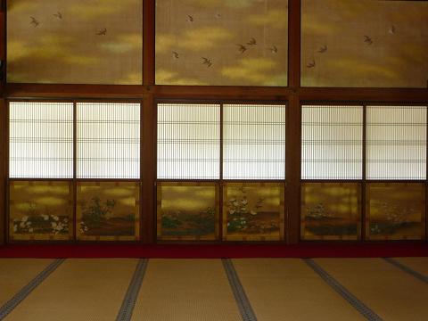 御室流いけばな展へ・美しいお花と素晴らしい建物。_f0181251_16421317.jpg