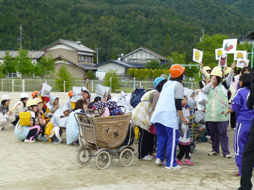 保育園と中学校の合同防災訓練を行いました!_c0238069_941529.jpg