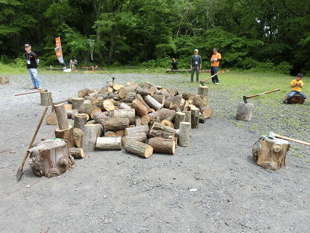 「ＮＰＯ法人ふじ山　森の会」の「まき割り選手権」_f0141310_7254554.jpg