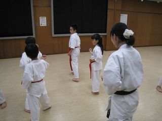 木曜空手は手稲教室 今日も元気!_c0118332_22351524.jpg