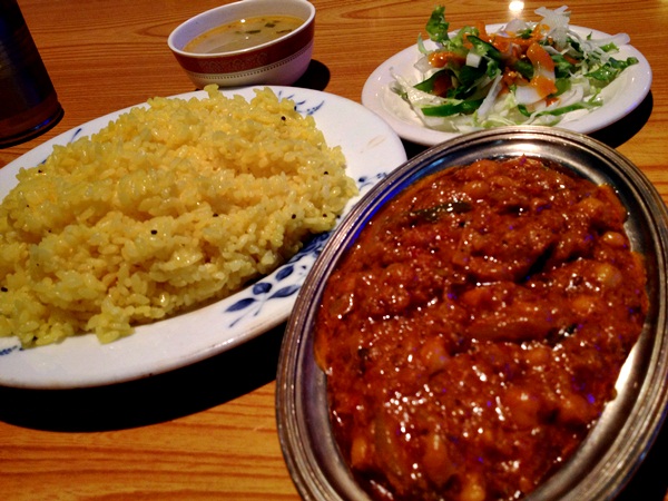 【シンズ・キッチン Singh\'s Kitchen】本格的インドカレー ~ウラなんば~_b0206537_1528787.jpg