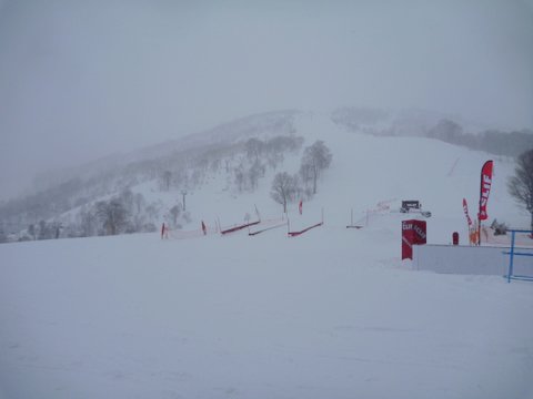 【滑走レポ 2013.4.22】 4月下旬の新雪に道中ドキドキ(笑)@かぐら_e0037849_97760.jpg