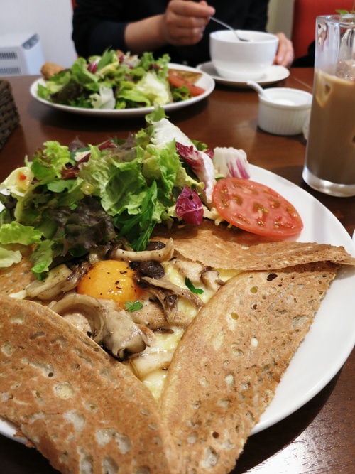 お野菜たっぷりガレットランチ～梅雨空のアウトレット♪_f0236260_17151540.jpg