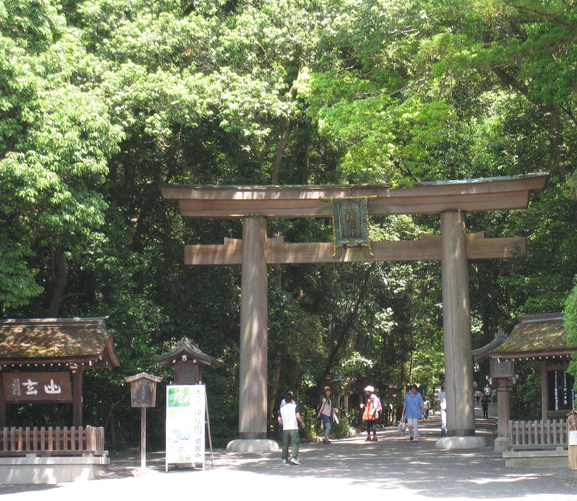 大神神社の若宮社と活日神社（いくひじんじゃ）_d0287413_022693.jpg