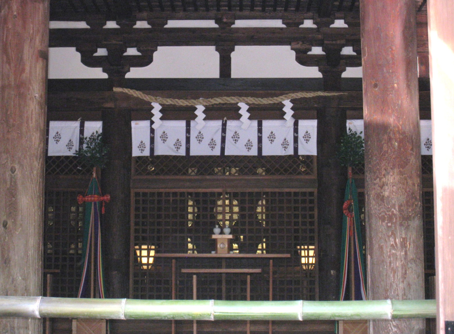 大神神社の若宮社と活日神社（いくひじんじゃ）_d0287413_0294266.jpg