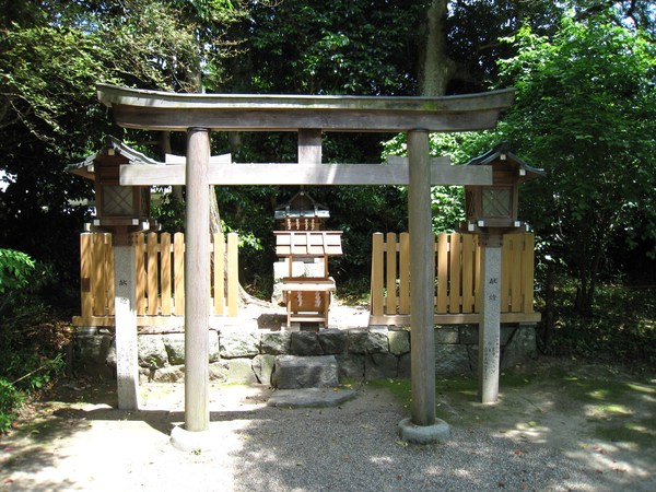 大神神社の若宮社と活日神社（いくひじんじゃ）_d0287413_030263.jpg