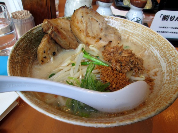 僕の好きな高知(だけ)のラーメン店５_d0162564_1155428.jpg