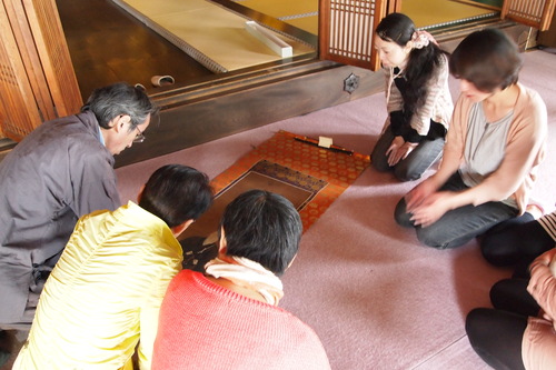 親子で藍染め体験とアートな寺・上宮寺境内ツアー_a0288726_233266.jpg