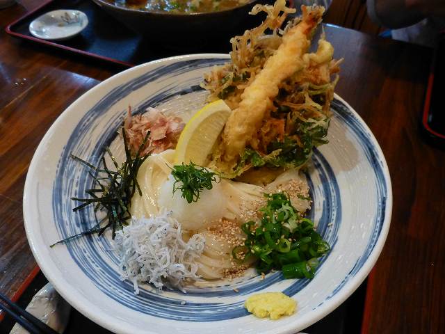 情熱うどん伊和正 東畦野_c0118393_1753277.jpg