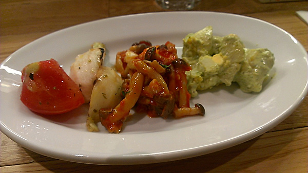 NAPOLIMANIA2号店「Osteria & Bar Gino」へ_a0000006_23163133.jpg