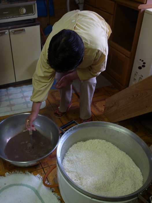 初参式の赤飯づくりとお昼_c0116915_075159.jpg