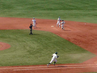 青学大対専修大　５月２２日　東都大学野球１部_b0166128_0414945.jpg