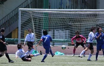 怒涛の攻撃！ JFA アカデミー福島・女子 vs Ｊ・鹿児島_f0211837_1936576.jpg