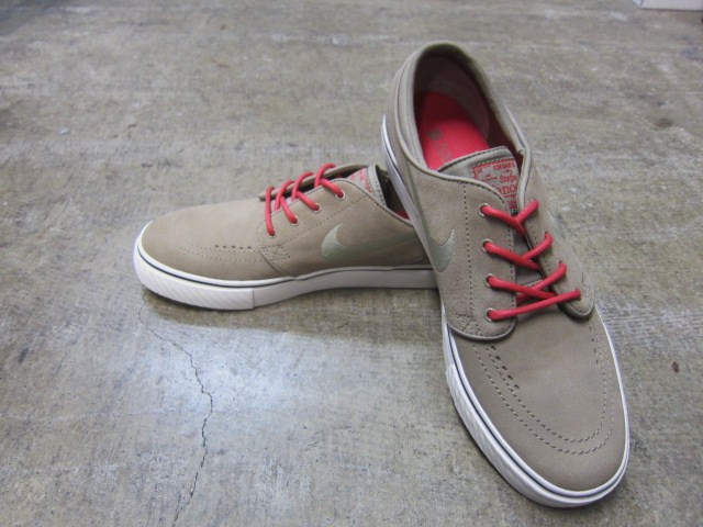 久々の海外NIKE です。。。SNEAKER です。。。Zoom Stefan Janoski_d0152280_103965.jpg