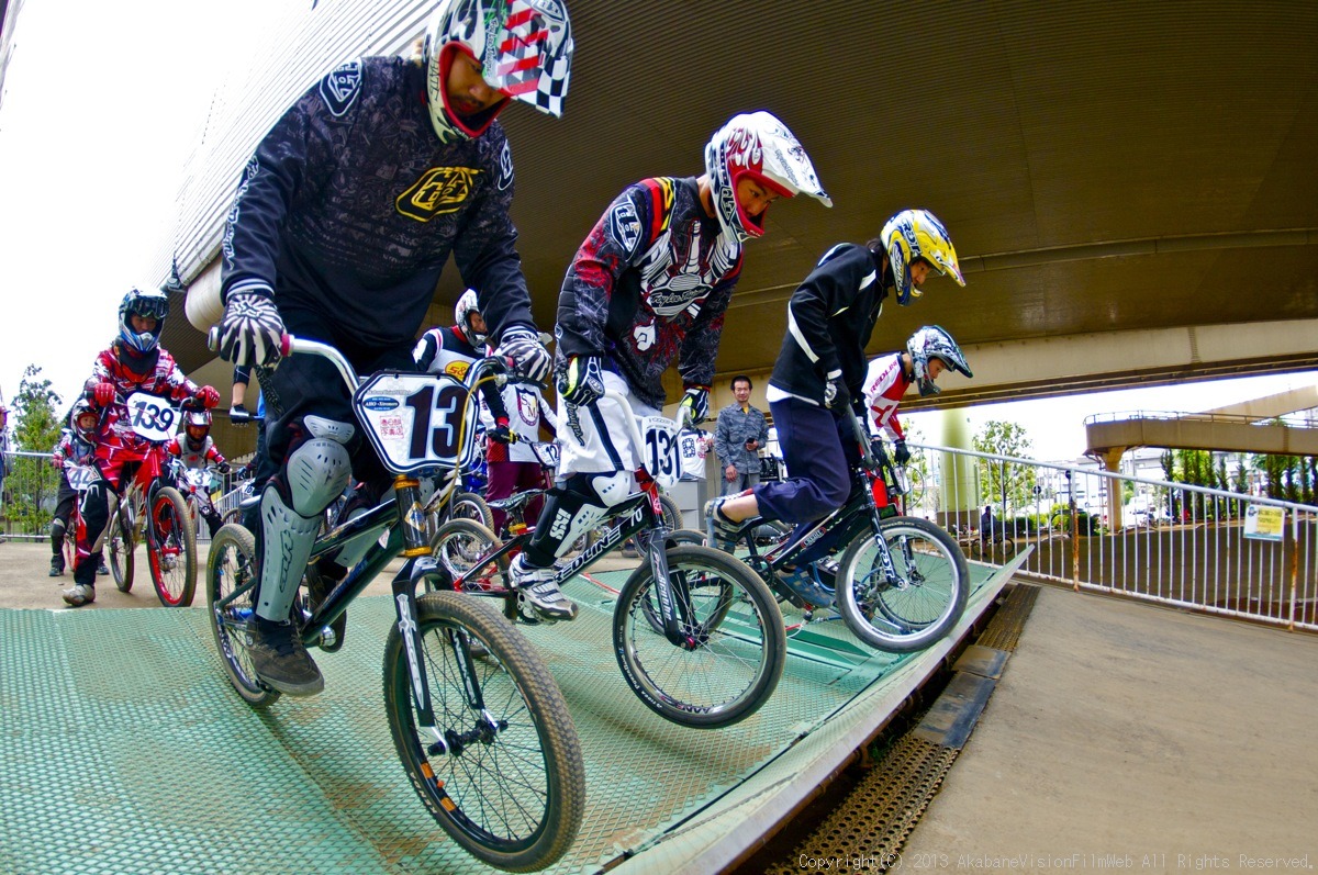BMX RACING START MANIA2013：JOSF川口ゴリラ公園６月定期戦_b0065730_1741187.jpg