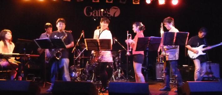 カラフル、ゲイツセブンライブのライブレポ!その2。_e0188087_22564656.jpg