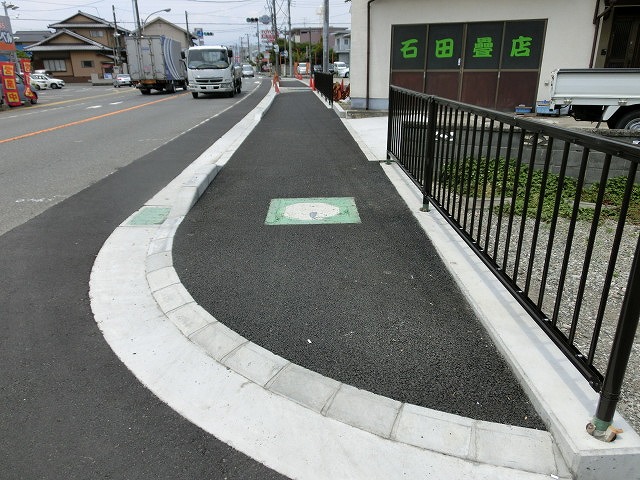 荒田島（吉原）の旧国道1号歩道整備工事が間もなく完成！_f0141310_751511.jpg