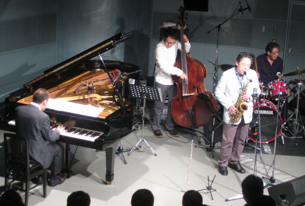 Jazz live in Hyuga_b0094826_17425133.jpg