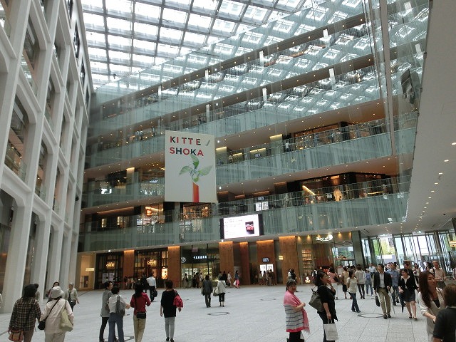 超高層ビルが林立する中の東京駅とJPタワー_f0141310_7321925.jpg
