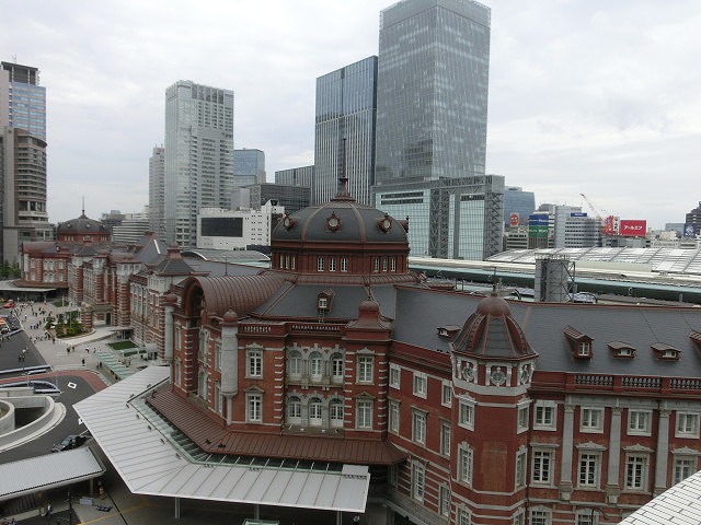 超高層ビルが林立する中の東京駅とJPタワー_f0141310_7334517.jpg