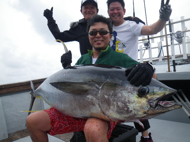 大マグロ捕獲！（6日）_e0102422_16434174.jpg