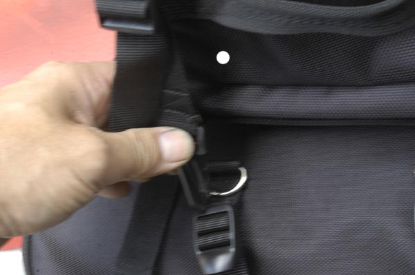 トラベルバッグ　1点　値下げ 大容量で背負って持ち運べるシートバッグ＆形状記憶力抜群ハード