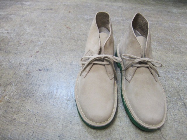 Clarks 限定DESERT Boots 。。。SIMPLE な中に塩梅良いヒネリ!★?_d0152280_23292184.jpg