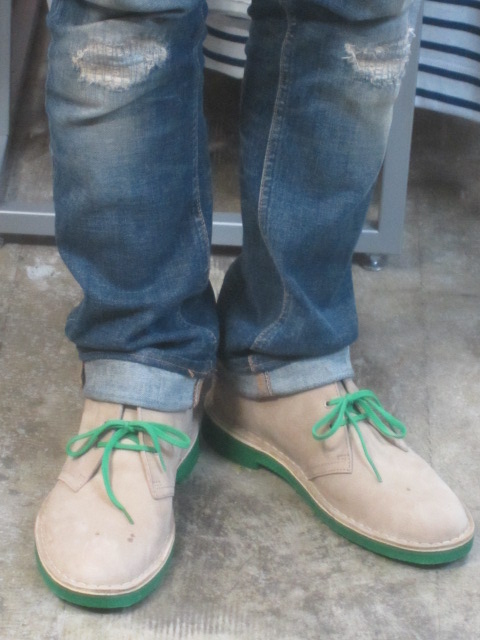 Clarks 限定DESERT Boots 。。。SIMPLE な中に塩梅良いヒネリ!★?_d0152280_23332396.jpg
