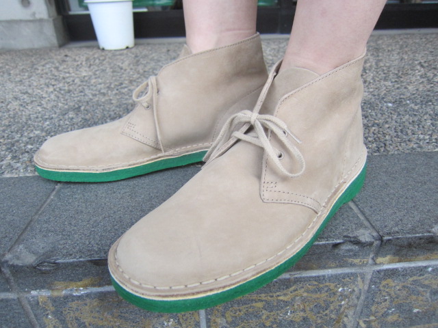 Clarks 限定DESERT Boots 。。。SIMPLE な中に塩梅良いヒネリ!★?_d0152280_23354710.jpg