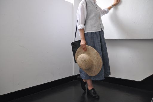 Linenシャツを羽織って ・・・ by INDIVIDUALIZED SHIRT_b0110582_19301158.jpg