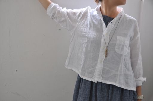 Linenシャツを羽織って ・・・ by INDIVIDUALIZED SHIRT_b0110582_19325748.jpg