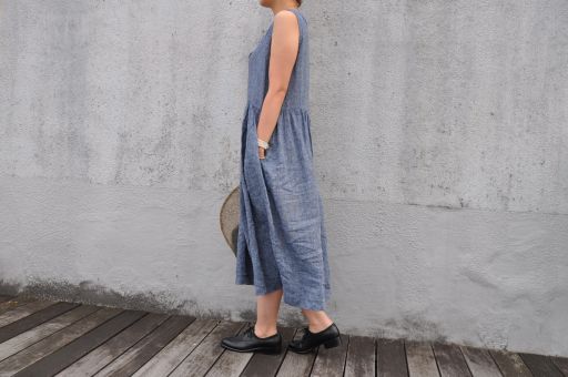 Linenシャツを羽織って ・・・ by INDIVIDUALIZED SHIRT_b0110582_19384492.jpg