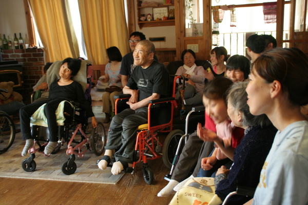 なんでだろう~?なんでだろう?_d0180229_2023654.jpg