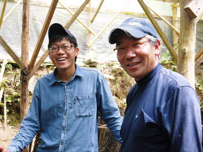 原木しいたけ 最旬!夏限定の「原木“生”しいたけ」の2つの発生操作 その1_a0254656_17511337.jpg