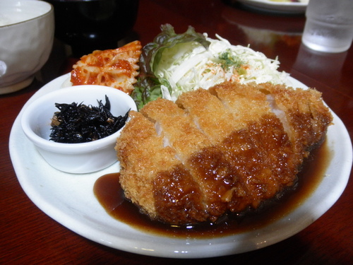 とんかつ定食@町家ショップ&カフェ綾綺殿。_d0156358_14102729.jpg