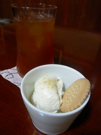 とんかつ定食@町家ショップ&カフェ綾綺殿。_d0156358_14444036.jpg