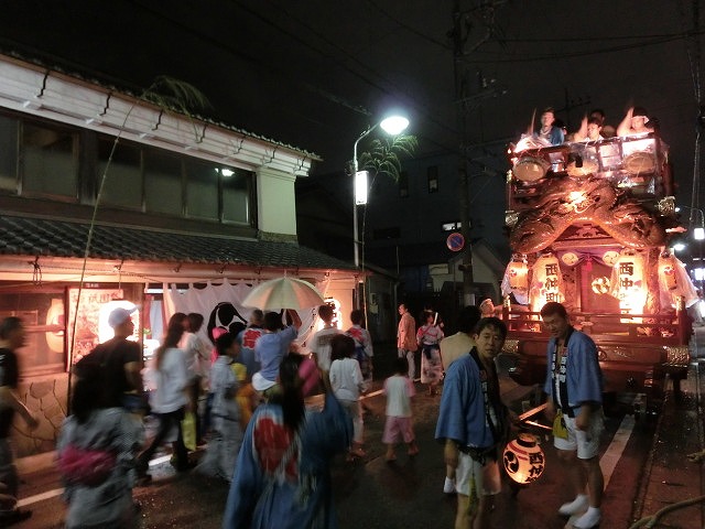 5時間の山車の巡行にバテバテ 吉原の「てんのさん」_f0141310_7485592.jpg