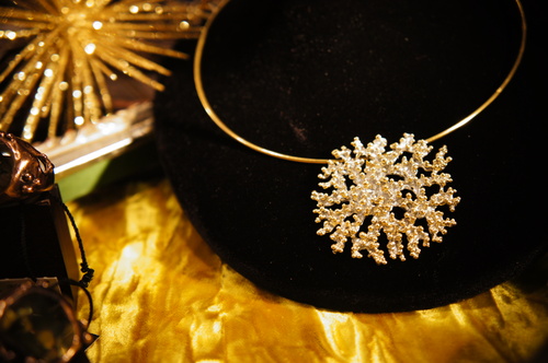Daniela de Marchi Coral Pendant Necklace_b0115615_12255642.jpg