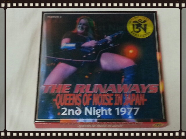 THE RUNAWAYS / QUEENS OF NOISE IN JAPAN _b0042308_23121362.jpg