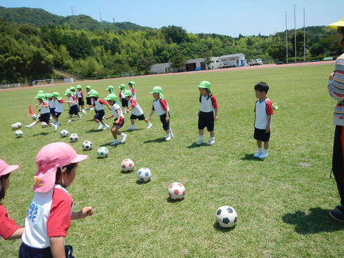 春野へサッカー体験をしました!!(年中)_c0194522_1594461.jpg