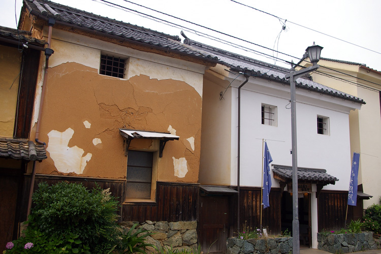 二棟の土蔵_f0130879_23483161.jpg